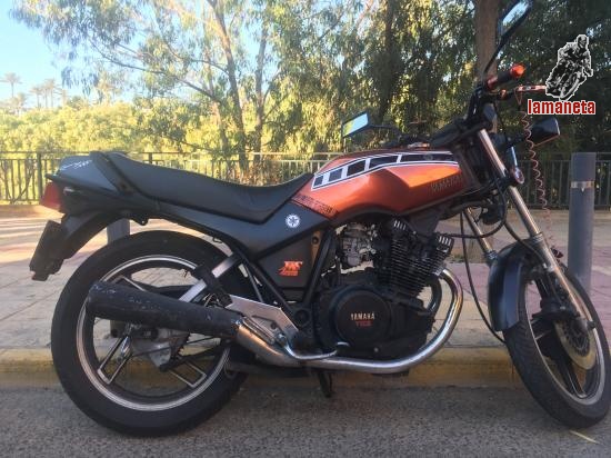 YAMAHA XS 400  -  400 cc