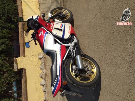 Honda VF750F   -  750 cc