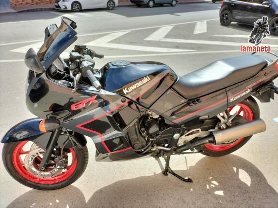 Kawasaki  GPX  -  750 cc