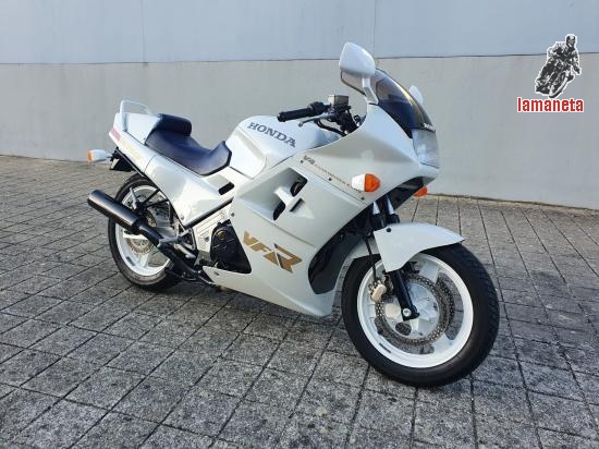 Honda VFR 750 F RC24  -  750 cc