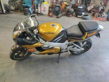Suzuki   GSXR 75 