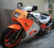 Suzuki   RGV vj2 