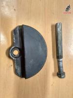 Estribera trasera con protector Ossa 150. Contesto whatsapp. 