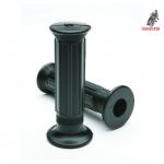 Par de punos tipo Doherty. <br>Longitud 120 mm. Para un manillar de 22 mm. <br>Nuevos