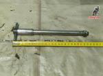 Eje Rueda delantera, rosca en buen estado, falta cromar. <br>Ducati 125, 160, 175, 200, 250, TS, Sport, Elite, Deluxe, etc. <br>Co