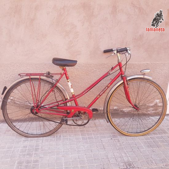 Bicicleta clasica francesa de los...