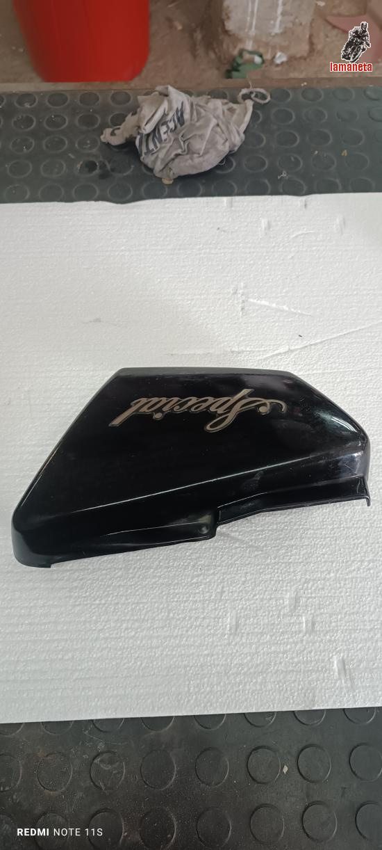 Tapa izquierda de una yamaha...