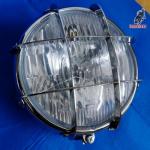 Faro delantero cromado con rejilla protectora para adaptar sobre motos de campo, scrambler, enduro, . . . <br>Marca Rinder modelo 