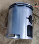 Piston Tarabusi para Montesa Impala 2. <br>Cilindrada 125cc<br>Diametro 51. 50mm STD<br><br>Material nuevo y original de antiguo s