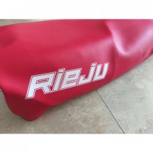 rieju RV supermarathon 50 funda de asiento roja  funda de asiento roja con impresion del logo en blanco para moto clasica rieju RV