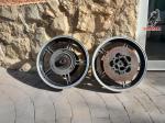 vendo juego de ruedas con discos para moto guzzi 1000 california 3 y otras . son originales y en buen estado