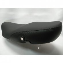 Funda Asiento Vespa LX 125  LX 50  Funda de asiento para Vespa LX 125 modelos modernos, realizada con materiales de primera calida