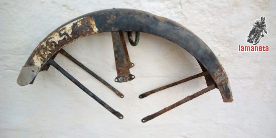 Guardabarros delantero para Montesa Brio 80. Con óxido pero