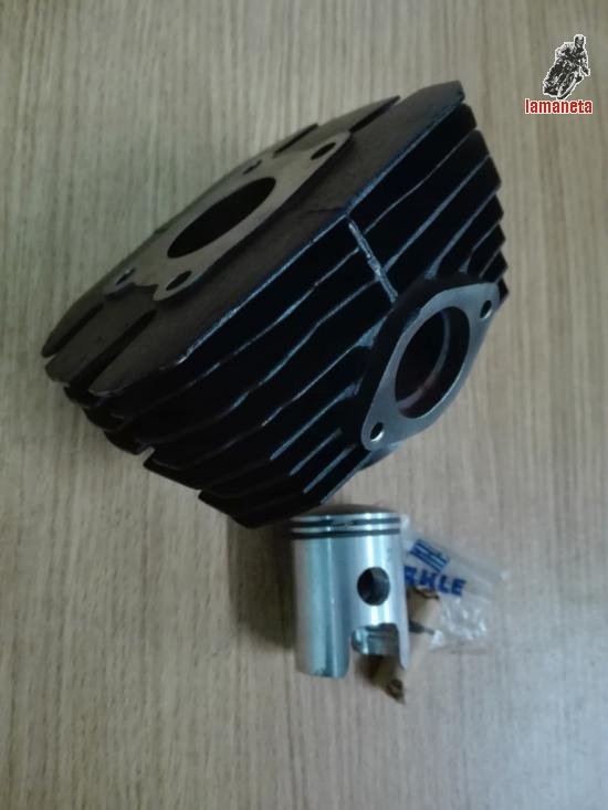 Conjunto cilindro y piston original de Derbi Tricampeona.  M