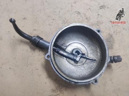 Vespa 125N Tapa embrague. Contesto whatsapp. 