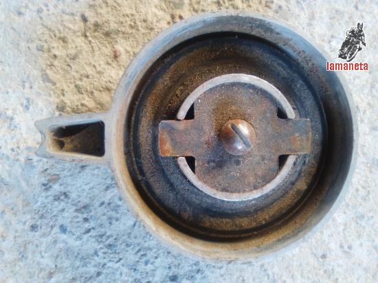 Tapón gasolina guzzi dingo 49 segunda serie tanque fino.