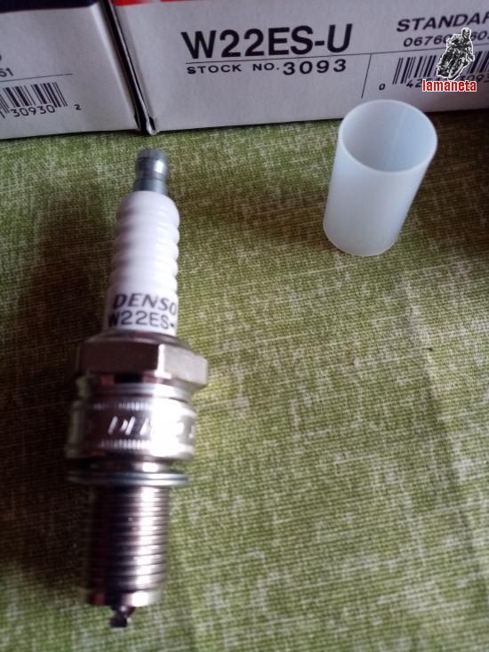 Vendo 40 bujias Denso W22ES U para coches y motos llave 20. 