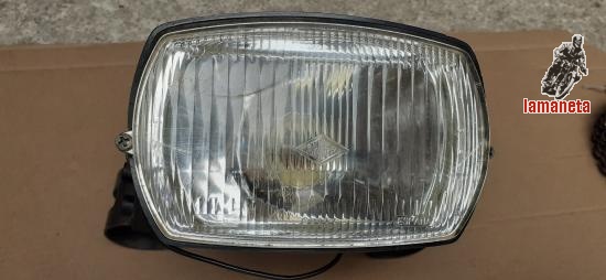 Se vende faro de motocicleta o ciclomotor La óptica en buen