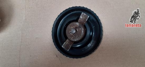 Se vende tapón para depósito de gasolina Medidas: 65 mm di