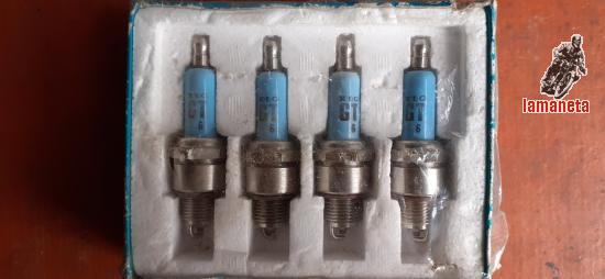 Se venden 4 bujías, nuevas. 