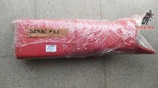 Asiento de Derbi FDS en rojo nuevo  también más marcas y m