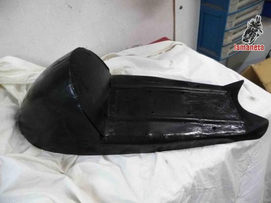 vendo asiento original BENELLI 650 S2 Tornado, con la base r