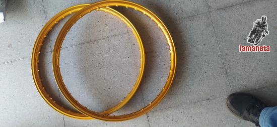 Aros de ruedas Akront  de 21 delantero y de 18 trasero  son 