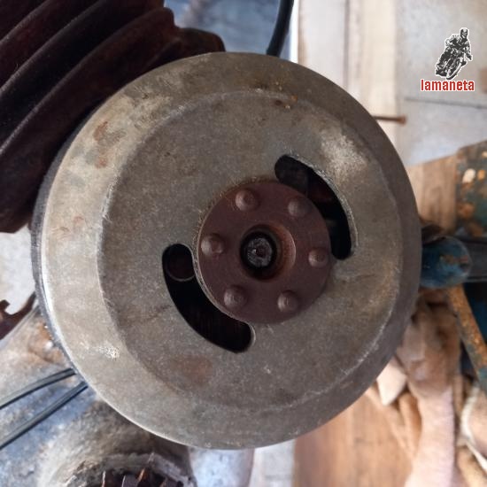 Motor de Echasa 65cc, cilindro cogido, cigueñal y encendido