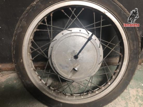 Vendo rueda delantera Ducati 24h. 2ª serie. Completa y en b