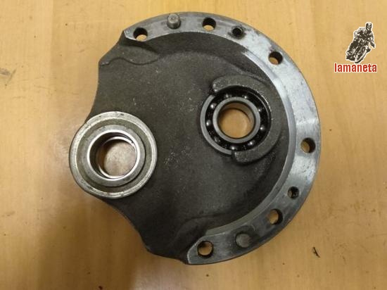 Tapamotor cambio velocidades Lambretta 150  - 175. Contesto 