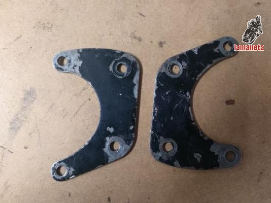 Juego soportes motor Ducati 125  - 160. Contesto whatsapp. 