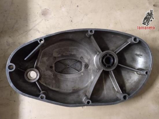 Tapa embrague Ducati 125  - 160. Contesto whatsapp. 