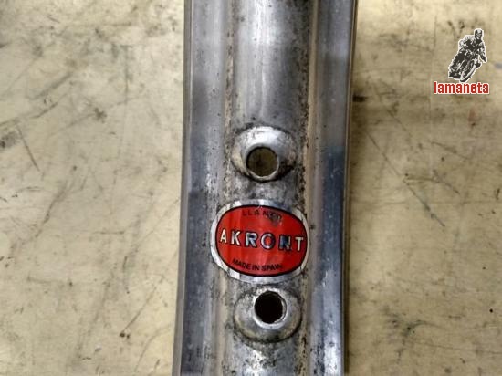 Llanta aluminio Akron 21 x 1, 4. Contesto whatsapp. 