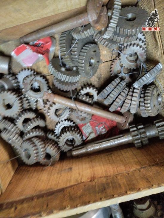 Restos de taller Montesa nuevo, material original de impala,
