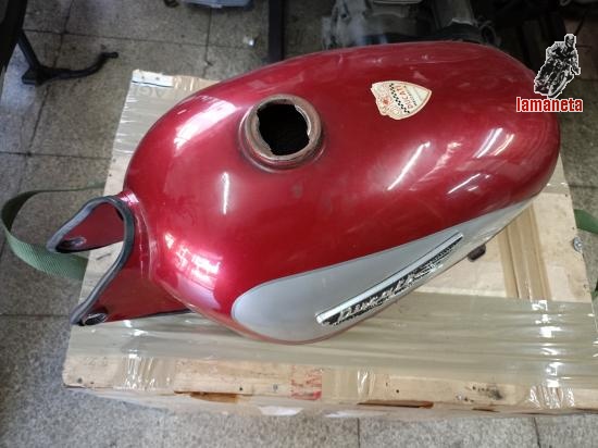 deposito de ducati scrambler en muy buenas condiciones