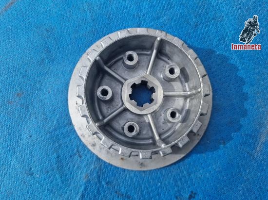 Cubo de embrague de Derbi 74, creo que vale para todos los m