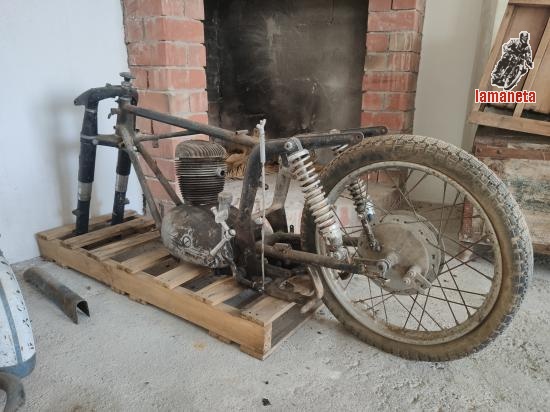 Hola!!  Vendo este despiece de una moto MV Agusta Deba 235. 