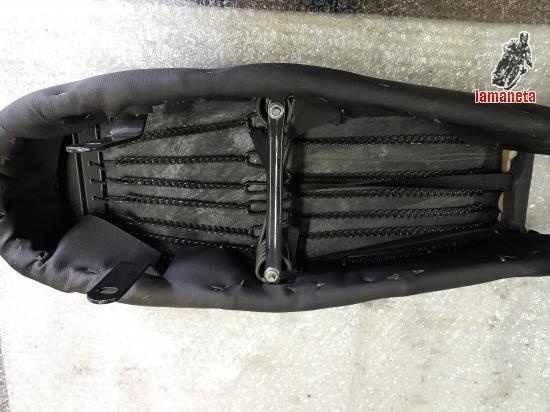 vendo asiento orginal y recien restaurado para ducati 48 ts.