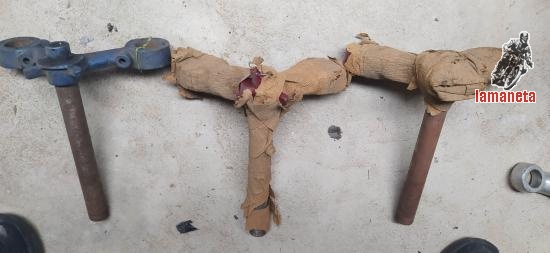 Bridas manillar de Ducati  y tijas inferiores   también ten