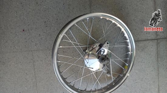 Juego de ruedas Puch Cobra M 82 delantera y trasera restaura