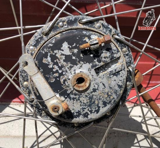 Rueda delantera Ossa Aro aluminio 21. Aro aluminio Akront se