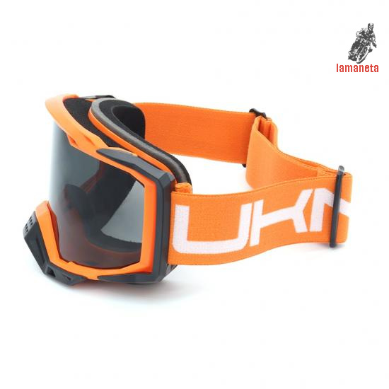 Las gafas de cross estan disenadas con lentes de PC que ofre