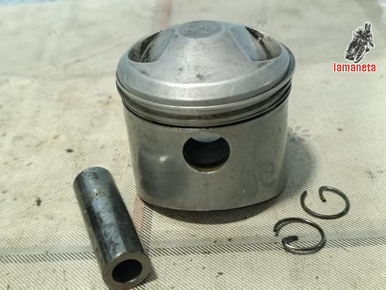 Piston usado Ducati 24 Horas 250 a 70mm, completo, Tarabusi.