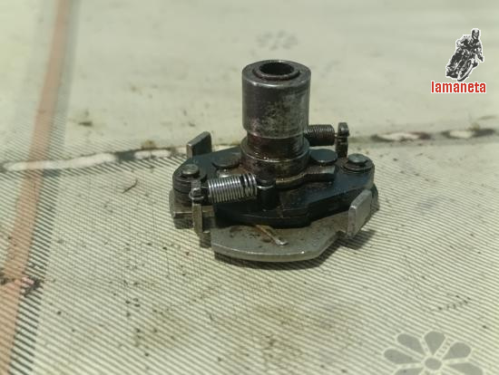 Avance automatico, buen estado, muelles bien, gira correctam