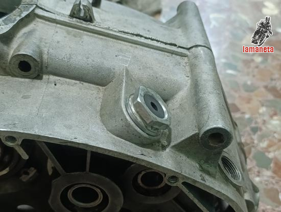 Pasacables alternador Ducati 250 350 Carter ancho. USADO. Ro