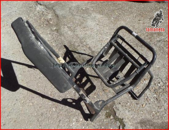 Portabultos trasero de Vespa 200, de segunda mano, negro, na