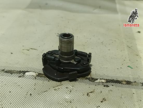 Avance automatico, buen estado, muelles bien, gira correctam