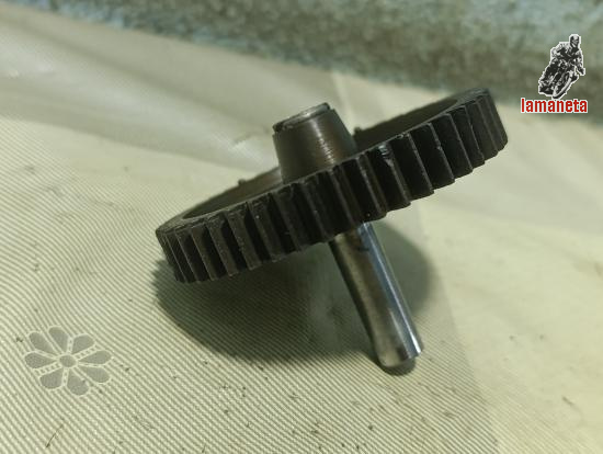 Pinon bomba de aceite Ducati 125 160 175 200 250. Hay desgas