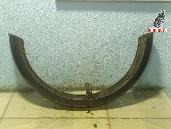 Guardabarros trasero Ducati para Rueda de 17.  En buen estad