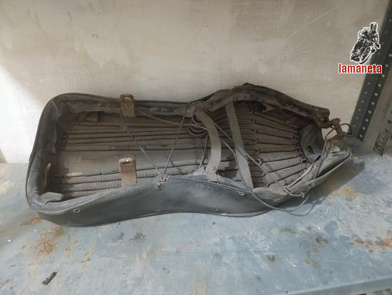 Asiento usado Ducati TS, Deluxe. Para restaurar, no se aprec